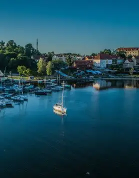 PUHKUS hommikusöögiga